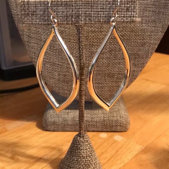 Silver tone dangle earrings, oval shape, lot Shirley - Picture 1 of 7